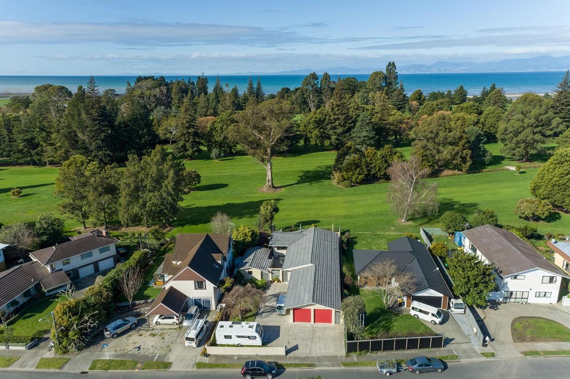 Stay And Play In Motueka Exterior photo
