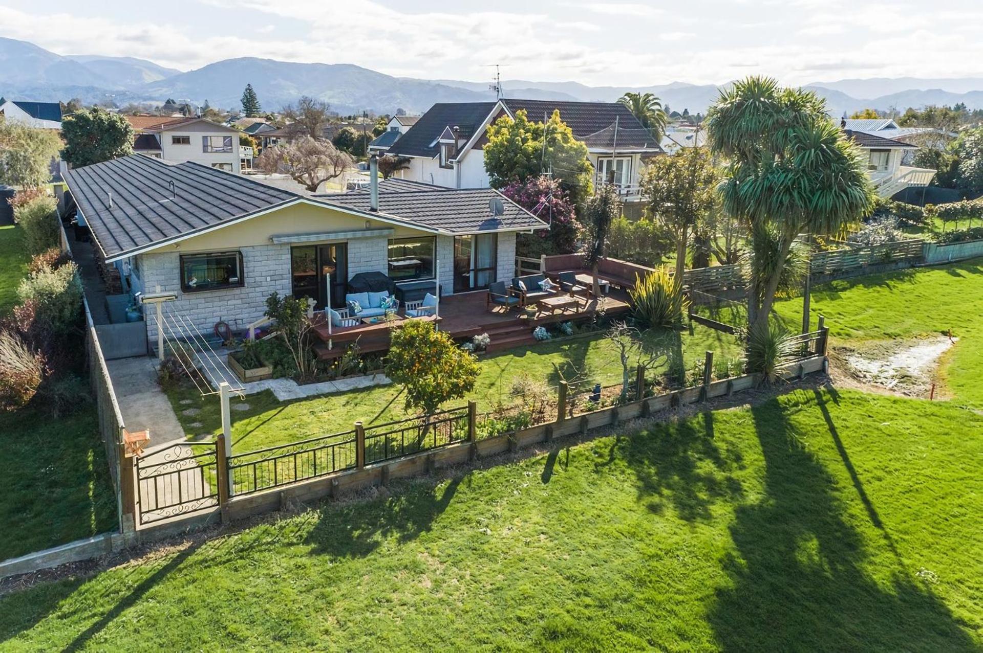 Stay And Play In Motueka Exterior photo